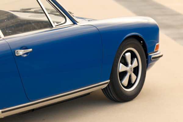blue porsche 911 S 1968