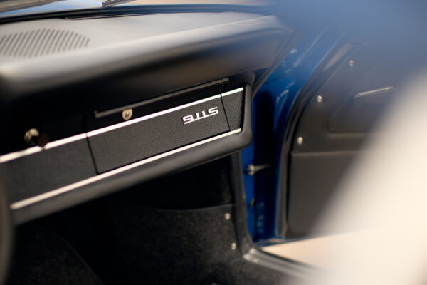 Porsche 911 S interior